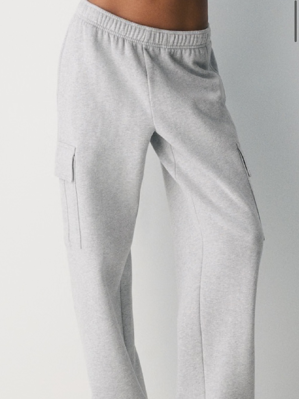 aritzia TNA Grey Women’s Cargo Sweatpants - Mega Fit small